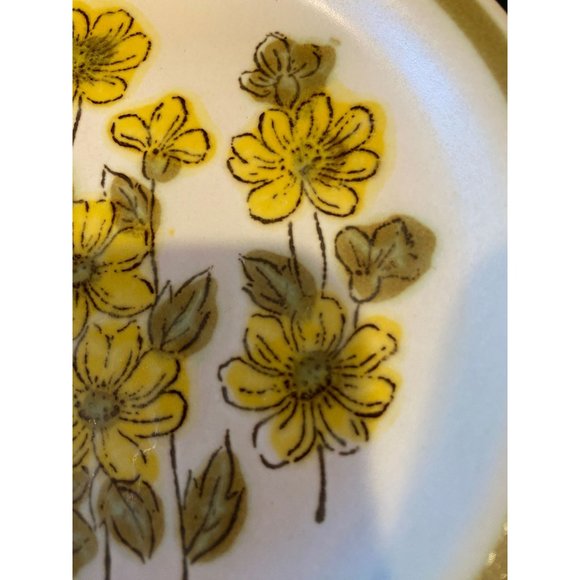 Spring Bouquet Green Banded With Yellow Flowers - 6-1/4" Bread or Appetizer Plat - Picture 3 of 6